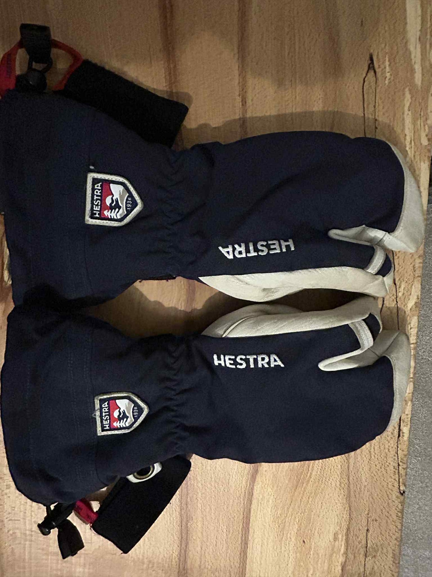 Hestra Classic Navy