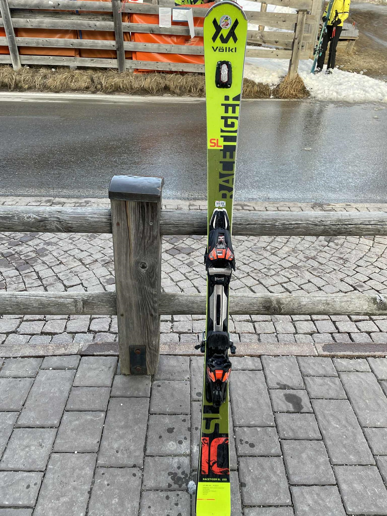 Volkl Racetiger SL